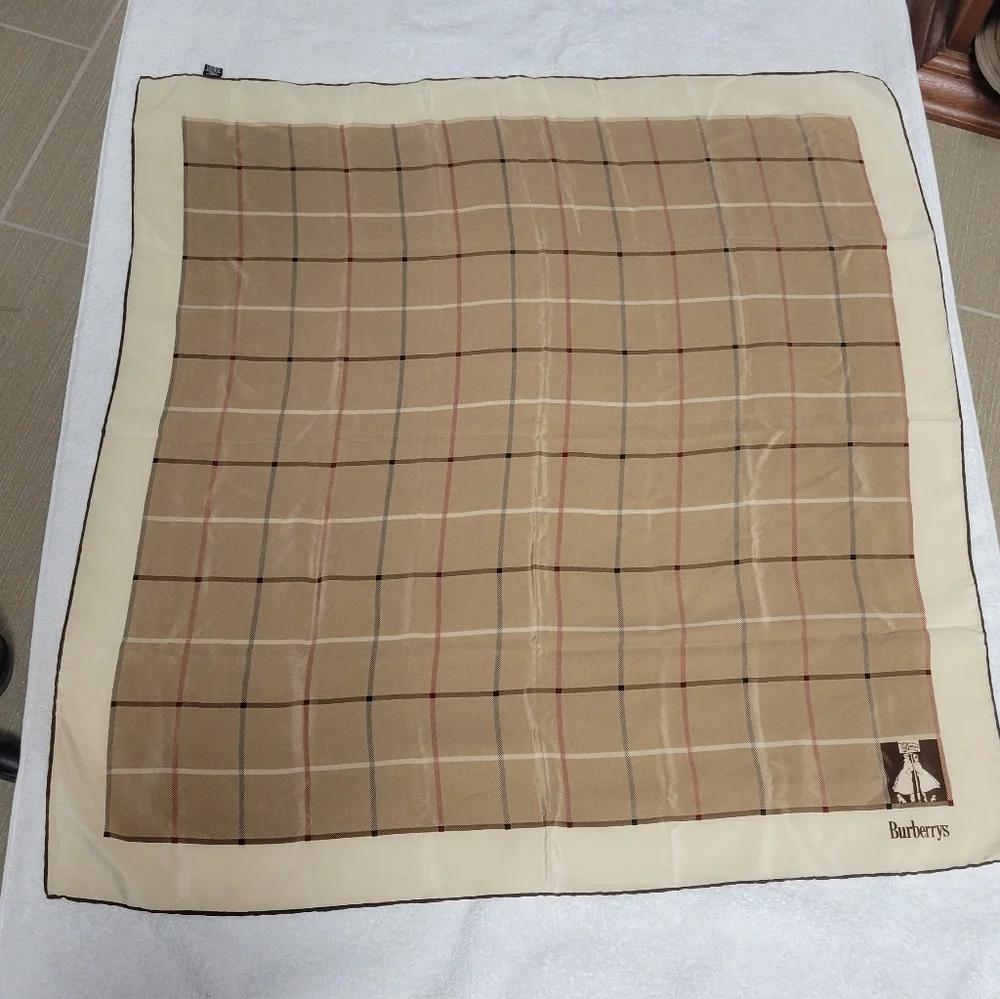 Vintage Burberrys Silk Scarf. - Picture 5 of 14